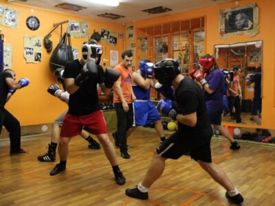 Бойцовский клуб Peek-A-Boo