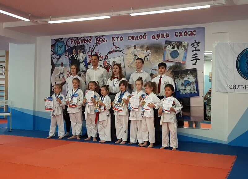 Клуб каратэ-до Сильные духом