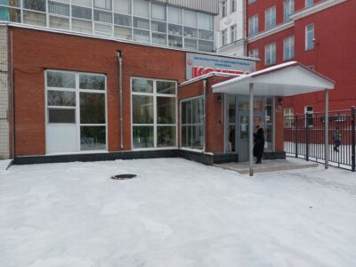 Занятия большим теннисом