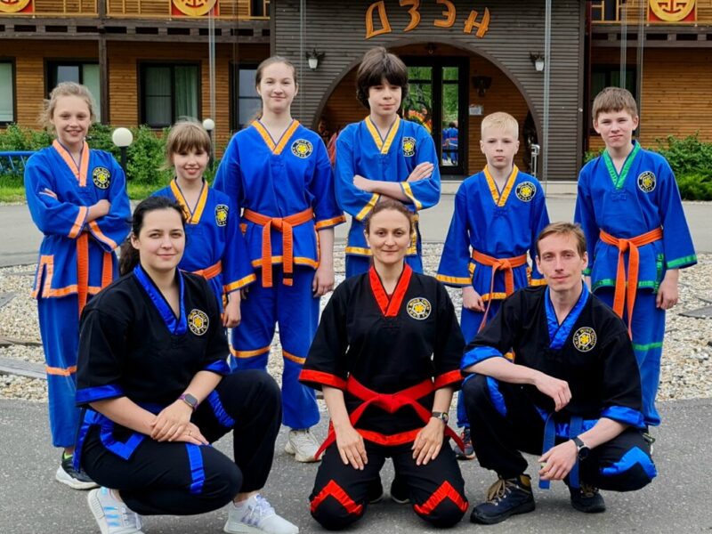 Молодой Дракон