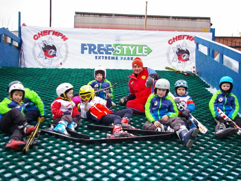 Горнолыжная школа Снегири