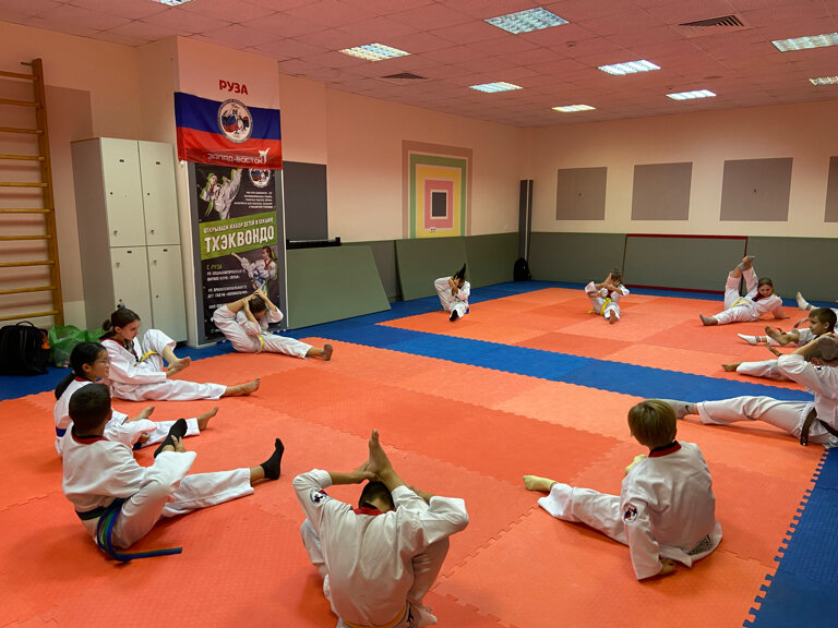 Запад-Восток