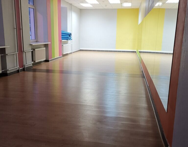 Vojery Kpop Dance Cover studio