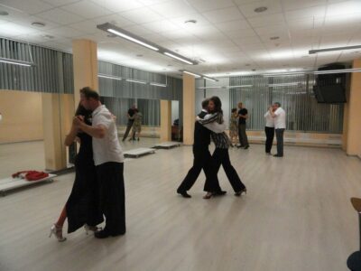 Уроки танго