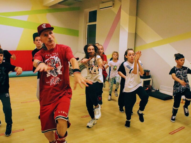 Школа танцев для детей. Хип-хоп. Драйв