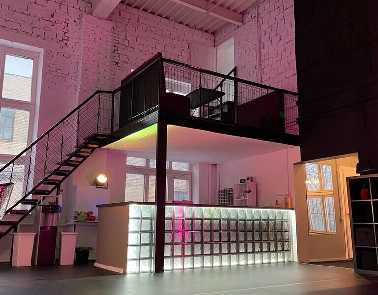 Feelings Pole Studio