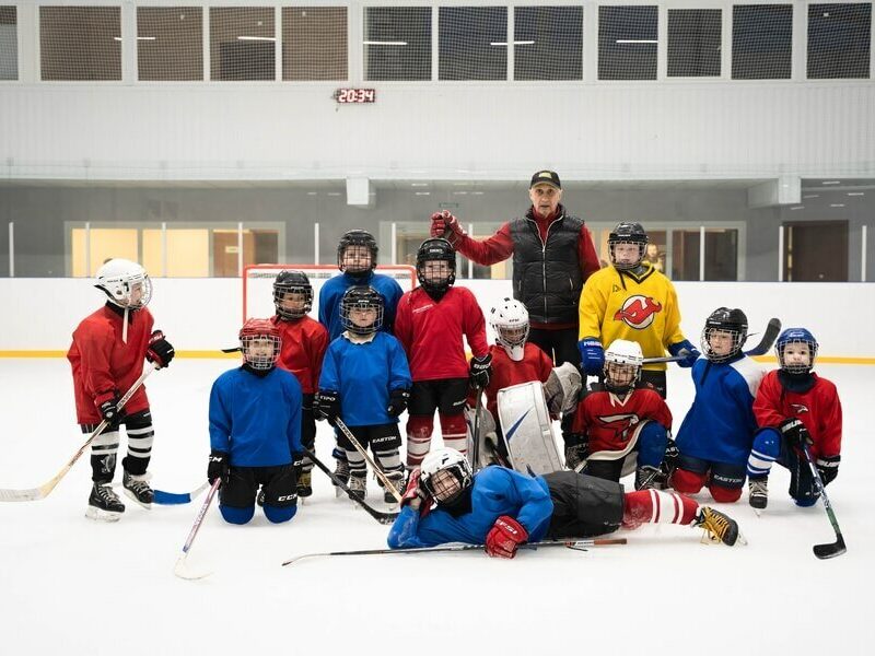 Хоккейный клуб Молния