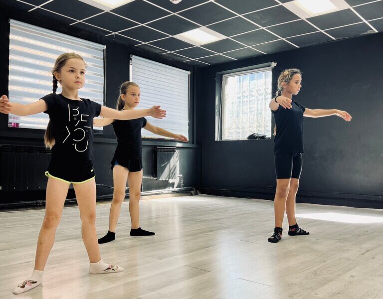 L. A dance & stretching