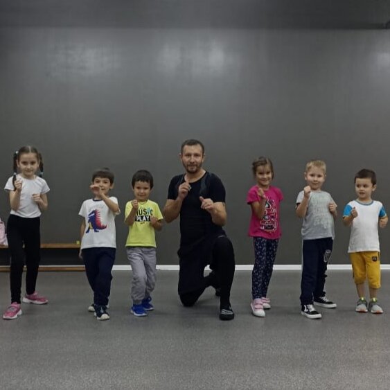 Оружейный бой и Тактика A. C. T.